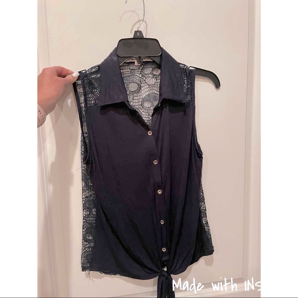 Tank top with tie knot